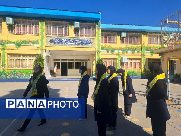 آموزش دوره پیشتازان در دبیرستان دخترانه علی افشار‌نژاد