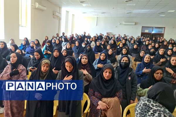 صعود به قله‌های تکنولوژی و فناوری با ارتقا سواد دیجیتال معلمان 