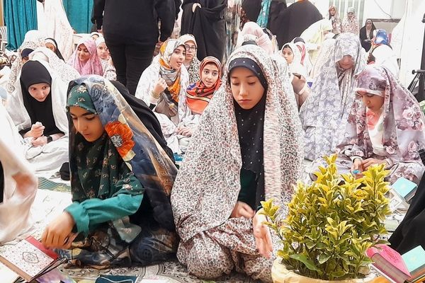 نخستین روز اعتکاف دانش‌آموزی ناحیه ۳ کرج در مسجد حضرت خدیجه(س)