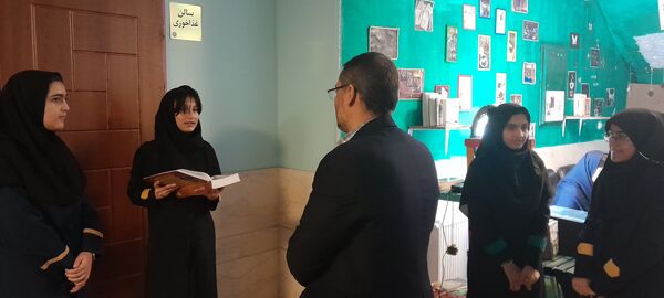 مراسم هفته کتاب و کتابخوانی در دبیرستان فرزانگان استعداد درخشان شهرستان ملارد