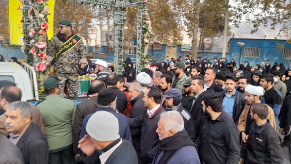 استقبال بی‌نظیر دانش‌آموزان تفرشی از قهرمانان گمنام هشت‌سال دفاع مقدس