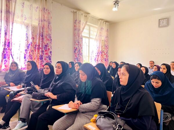 برگزاری روز اول کارگاه توانا با حضور جمعی از معلمان در سملقان