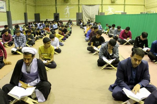 محفل قرآنی همراه با ضیافت افطاری