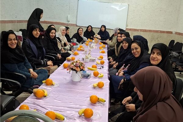 جلسه شورای دبیران در مدرسه جوادالائمه بهارستان ۲