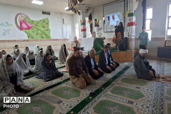 آغاز سال تحصیلی در زینبیه ۲ شهریار با اقامه نماز جماعت و حضور مسئولان آموزش و پرورش