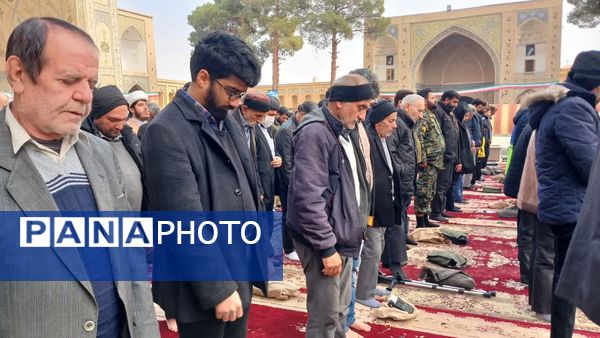 اقامه نماز پرفیض جمعه در سمنان