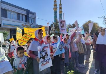 صدای رسای نوجوانان انقلابی در روز ۱۳ آبان