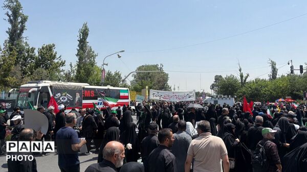 مصلای تهران با فریادِ باید برخاست لرزید