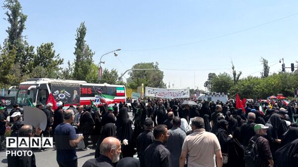 مصلای تهران با فریادِ باید برخاست لرزید