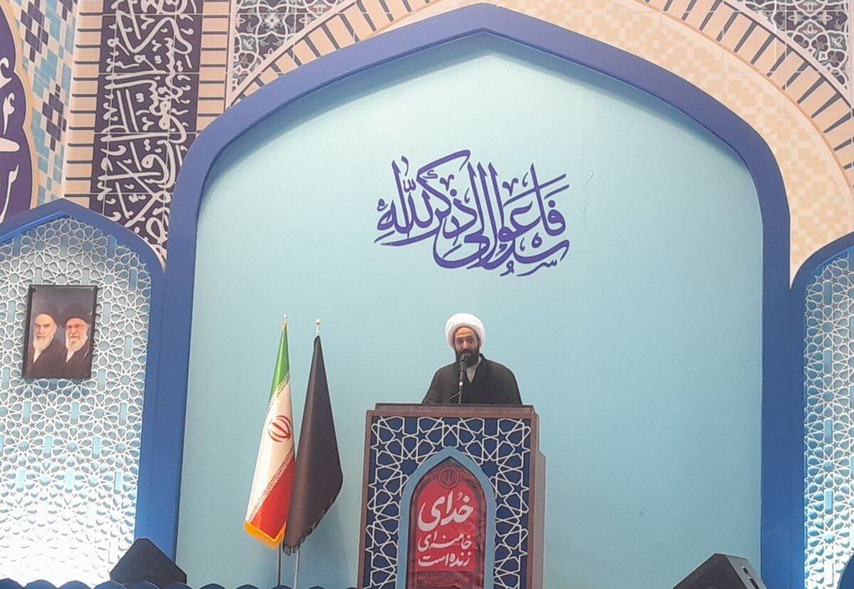 حضور مردم در صحنه عامل تقویت تصمیم‌گیری‌های رهبری و تداوم جریان انقلاب است