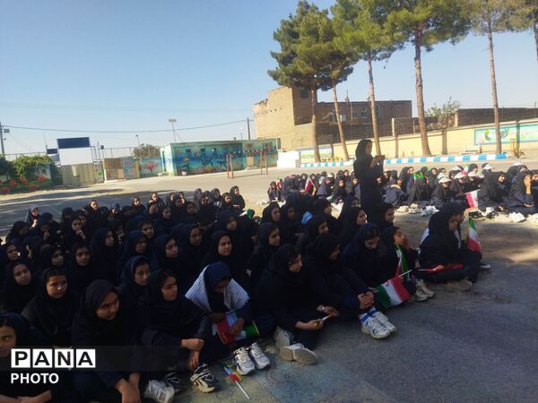 روایتگر جنگ در دبیرستان مجید دهنوی 