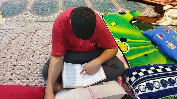  تفریح و مطالعه در دل اعتکاف