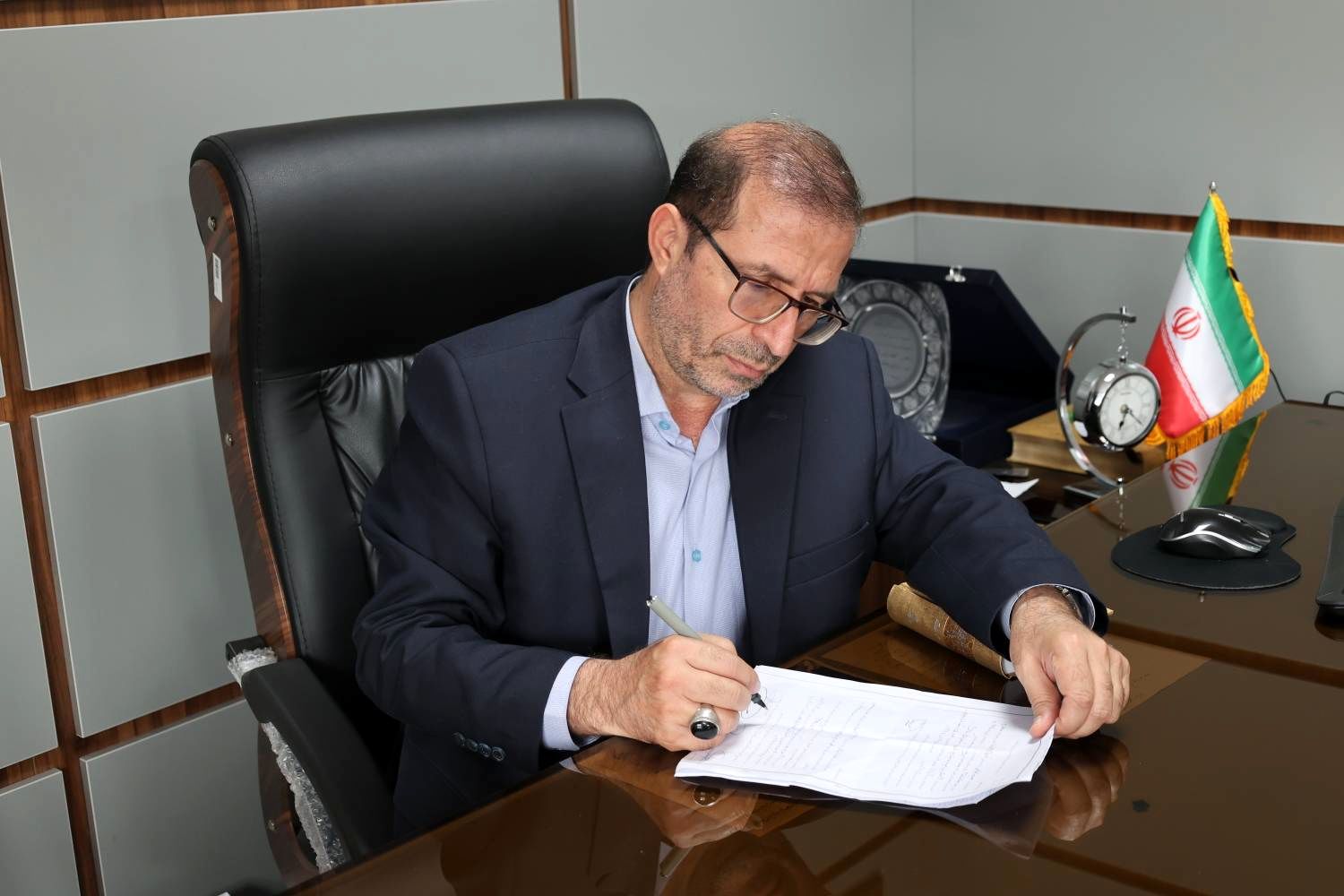 سرداران شهید نماد ایستادگی و اقتدار  ملت ایران در برابر ظلم بودند