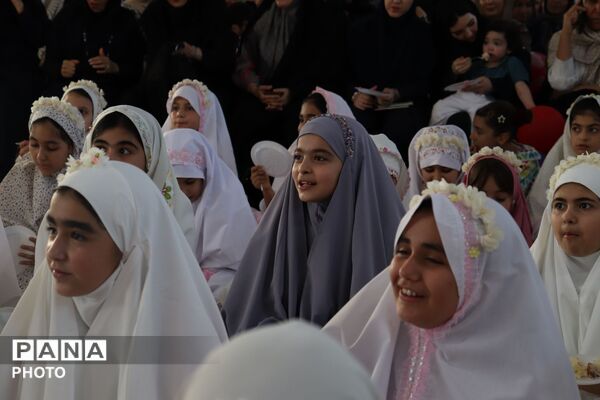 جشن تکلیف دختران اسلامشهری در مسجد الهادی (ع)