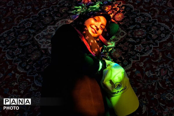 گام‌های عاشقی در عمود ۳۲۷