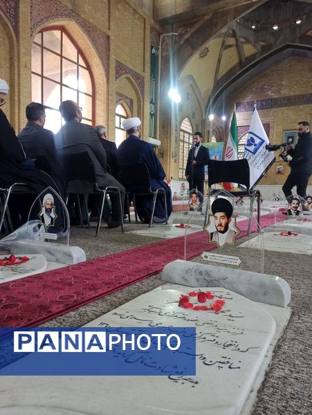 گرامیداشت هفته امورتربیتی در کنار مزار شهدای ۷۲ تن