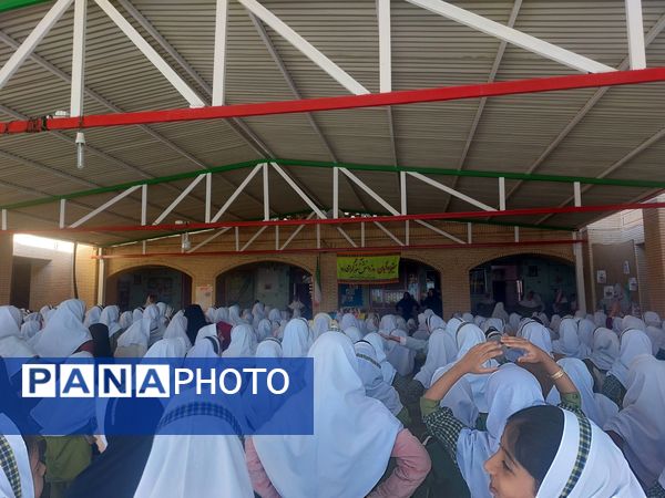 جشن روز دانش‌آموز در مدرسه شاهد حضرت معصومه(س)