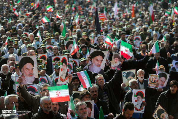 تشییع پیکر شهدای تجاوز آمریکایی - صهیونی در اصفهان