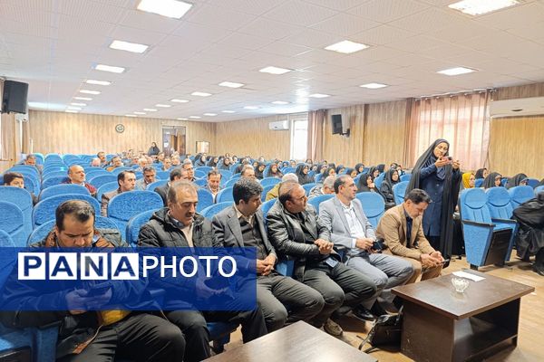 سمینار آموزشی «نماد و مدیریت فوریت‌های روانی ـ اجتماعی» ویژه مدیران و مشاوران مدارس