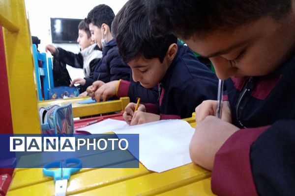 ویژه برنامه روز مادر در مرکز یک کانون پرورش فکری کودکان و نوجوانان شهرستان مرزی پارس آباد