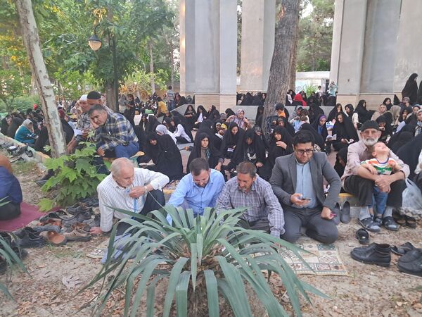 مراسم دعای عرفه درجوار شهدای گمنام پارک وحدت شهرستان آشخانه