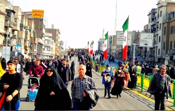شور اسلامی در مسیر راهپیمایی تهران