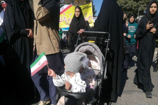 راهپیمایی یوم‌الله ۱۳ابان ماه در شهرستان نیشابور 