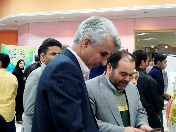 بازدید مدیر آموزش و پرورش کاشمر از  نمایشگاه قرآن و عترت شهرستان 