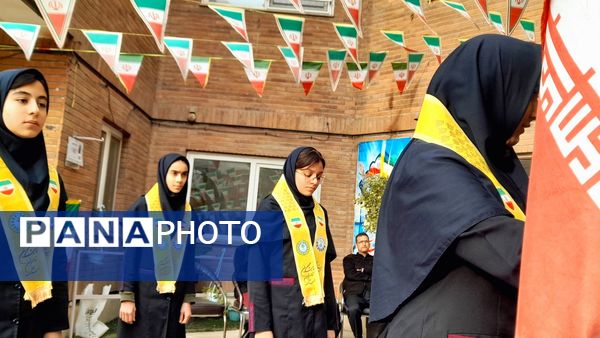 همایش یاوران مقاومت‌ و ایثار در دبیرستان شهید زارع ناحیه۳ کرج