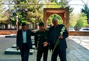 زنگ سپاس معلم در مدارس بویین‌زهرا به صدا در آمد 
