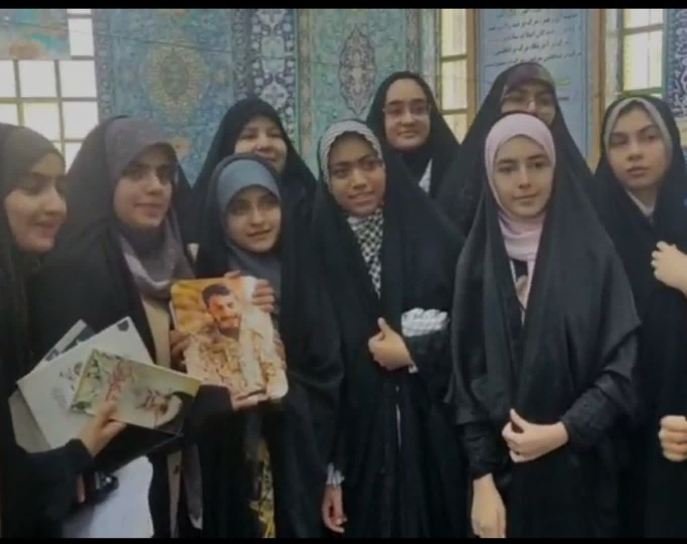 برگزاری اردو یاوران ولایت دختران متوسطه اول استان اصفهان