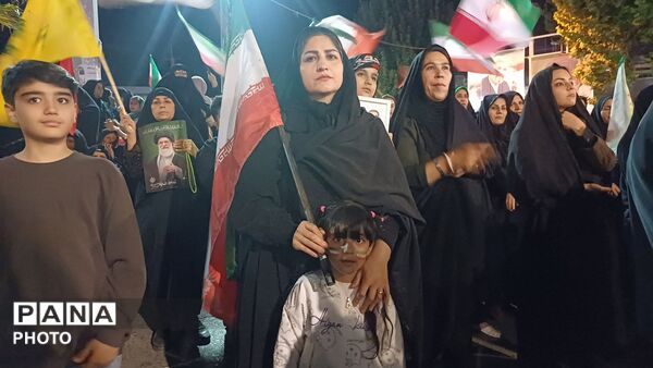 حضور پرصلابت مردم کوهدشت در اجتماع شبانه جلوه‌ای از همبستگی و بصیرت
