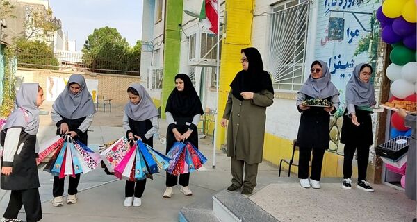 آغاز سال تحصیلی جدید در دبیرستان نمونه دولتی مهرورزان خواف