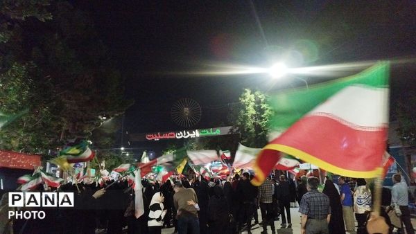 ما صحنه را خالی نمی کنیم