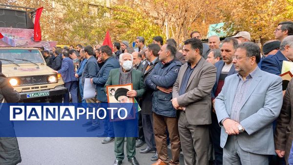 شکوه حضور فرهنگیان مناطق تهران در تشییع شهید گمنام