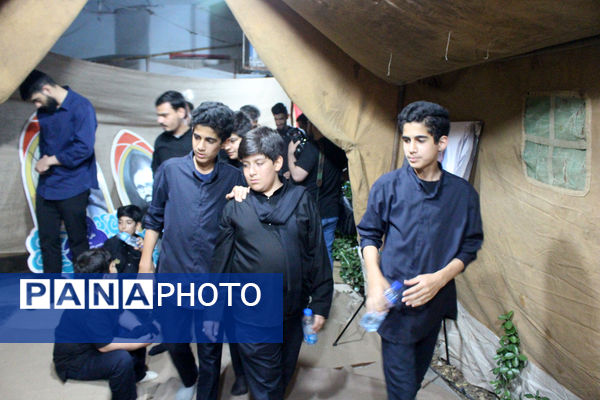 روایتگری طلاب جوان در یادواره شهدای مدرسه حقانی قم