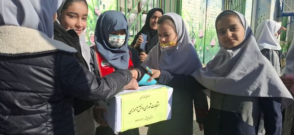 انتخابات شورای دانش آموزی دبستان نیایش گامی برای ساخت مدرسه ای بهتر