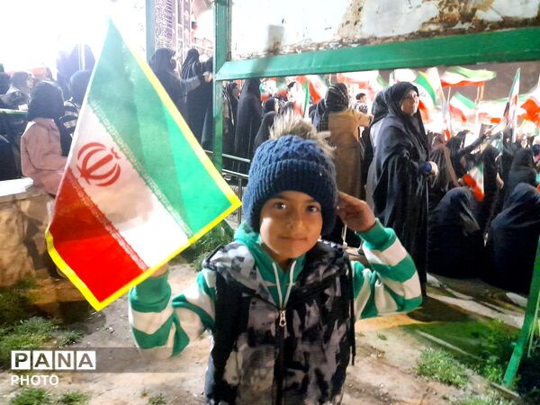 خون می‌دهیم ولی خاک هرگز