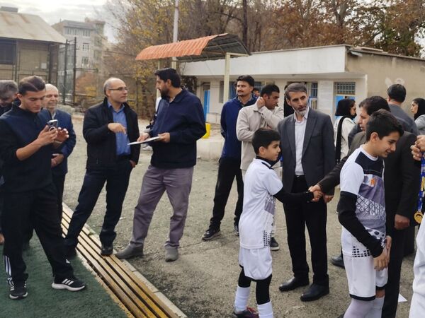 رقابت هیجان‌انگیز فوتبال دانش‌آموزی منطقه ۵ به پایان رسید
