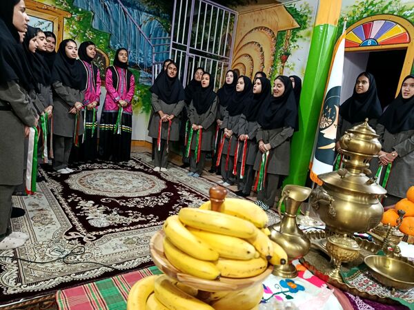 جشن یلدا در دبیرستان نمونه اندیشه 