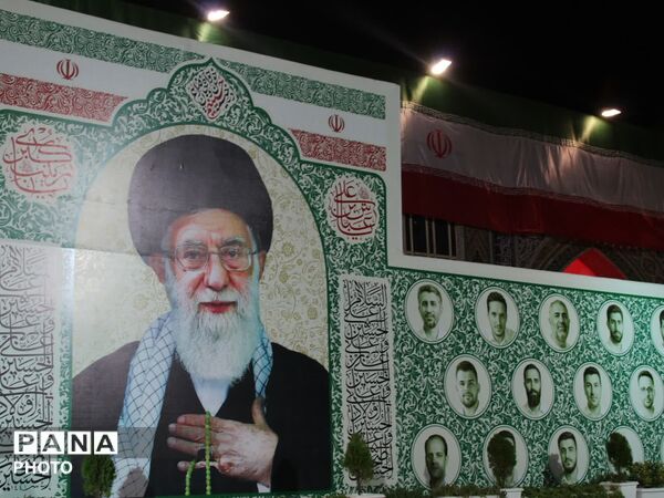 صحن‌های حرم رضوی سرخ‌پوش از پرچم‌های خون‌خواهی شد