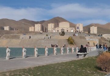 بازدید از برج ایفل در ملایر 