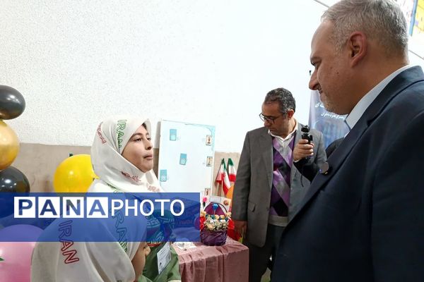 بازدید دانش آموزان ناحیه دو شهرری از نمایشگاه پژوهش اداره کل شهرستانهای استان تهران 