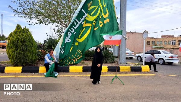 آیین اهتزاز پرچم امام رضا(ع) و رونمایی از دیوارنگاره کودکان میناب در شهر کهک