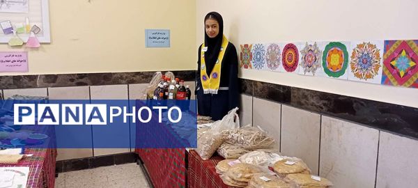 بازارچه کسب و کار دانش آموزی در دبیرستان مادر مهربان خلیل آباد