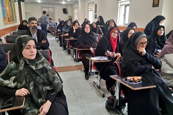 نشست بصیرتی با رویکرد انتخابات در آموزش و پرورش رودهن 