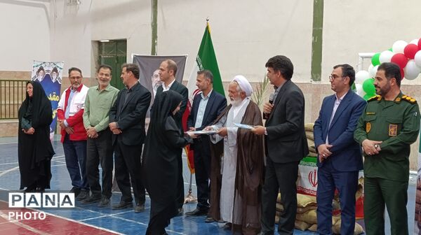 طنین آیین نمادین زنگ مهر و مقاومت در هنرستان خدیجه کبری شهرستان میبد