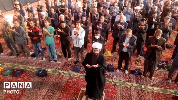 نورآباد میزبان نماز باشکوه عید قربان با حضور مردم