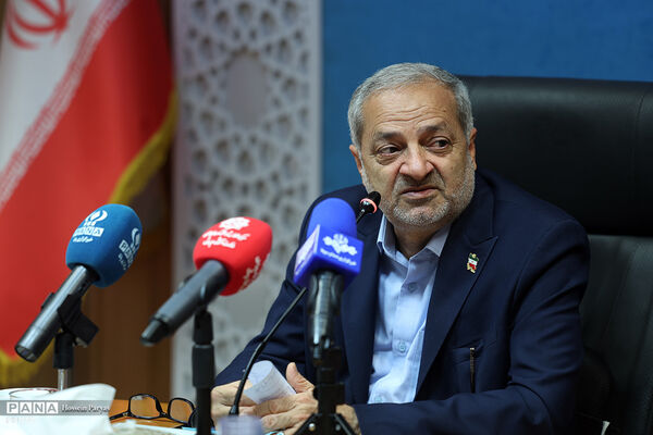 نشست هم اندیشی وزیر آموزش و پرورش با منتخبی از معلمان مدارس