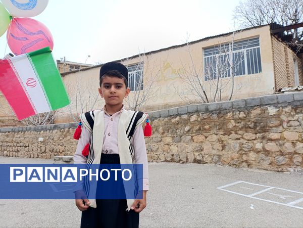 حماسه دانش‌آموزان شهید امامی  میانکوه در راهپیمایی ۲۲ بهمن 